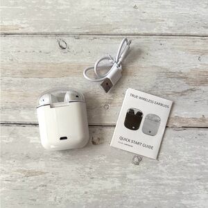 NEW! Techexpo Wireless Earbuds Headphones In Ear White Carrying Travel Case NEW